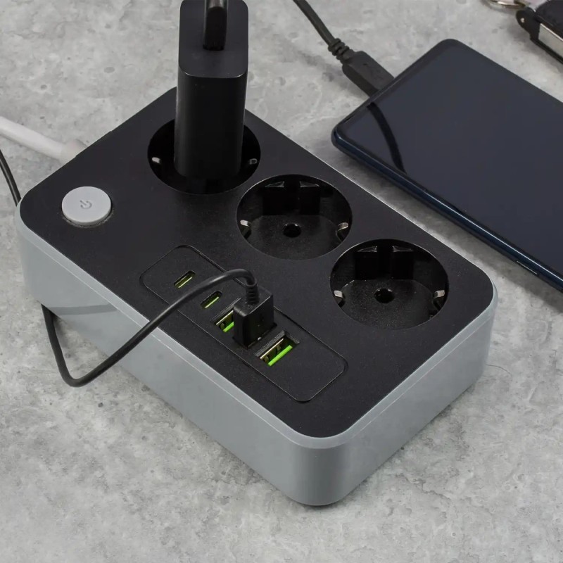 Telecamera WiFi Full HD in Ciabatta e Porte USB